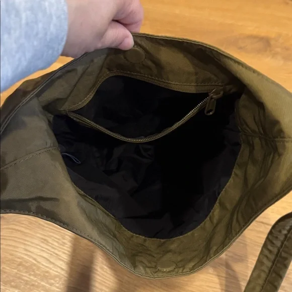 BAGGU Small Nylon Sling Bag - Picture 7 of 8